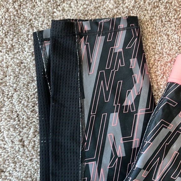 Nike hypercool running tights with mesh accents large - Picture 3 of 6